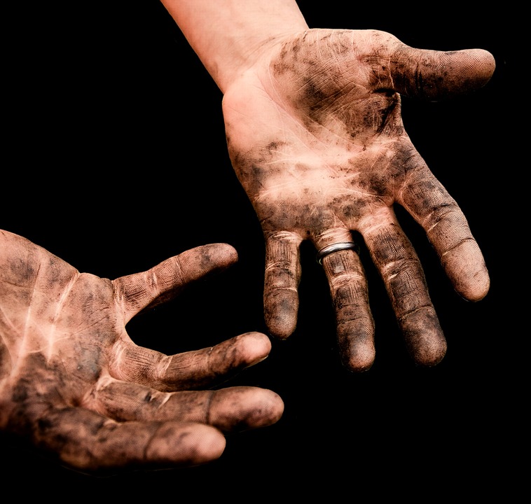 Dirty Hands-hand-care-tips-for-gardeners