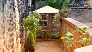 A Courtyard Garden-how-to-create-a-courtyard-garden